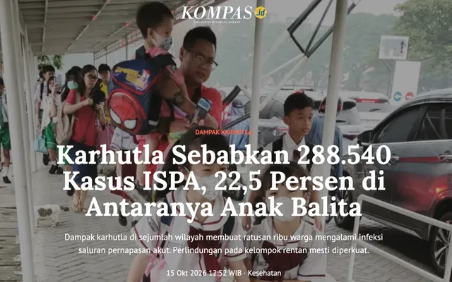 Anak-anak dan orang tua di area sekolah, sebagian mengenakan masker.